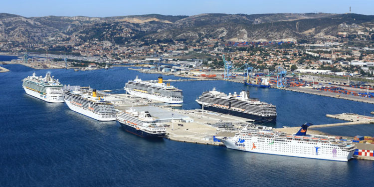 [L'image du jour] 15 000 croisiéristes à Marseille, lundi 22 septembre