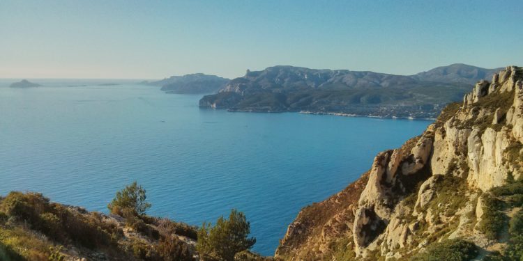 [Environnement] Le Parc des Calanques autorise le rejet de boues rouges en mer au large de Cassis