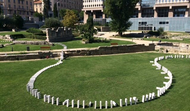 8 000 dominos géants vont traverser les rues de Marseille dimanche