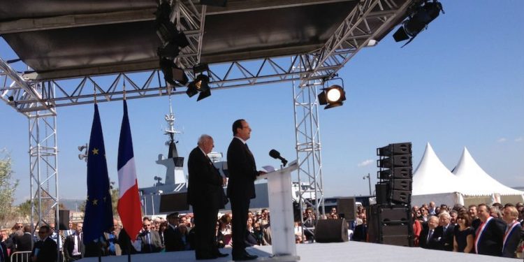 [Temps Forts] Istres : François Hollande fait un saut dans la métropole