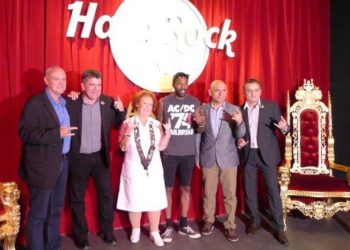 20 000 personnes attendues cours Estienne d'Orves pour le baptême du Hard Rock café