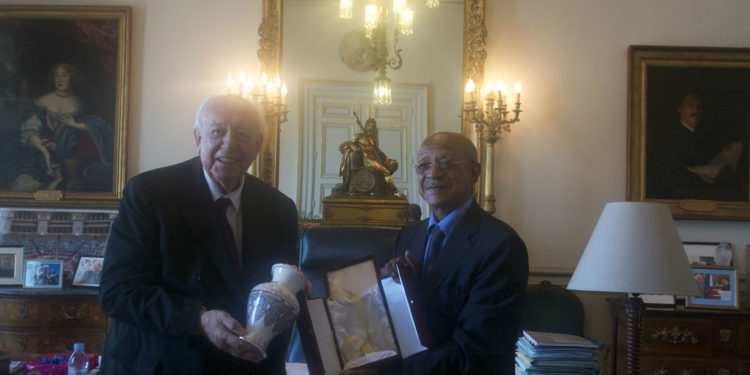 Jean-Claude Gaudin reçoit le Wali d’Alger en marge de Medcop21