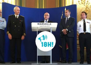 [Flash info 18h] Les manifs de taxis créent la paralysie des transports