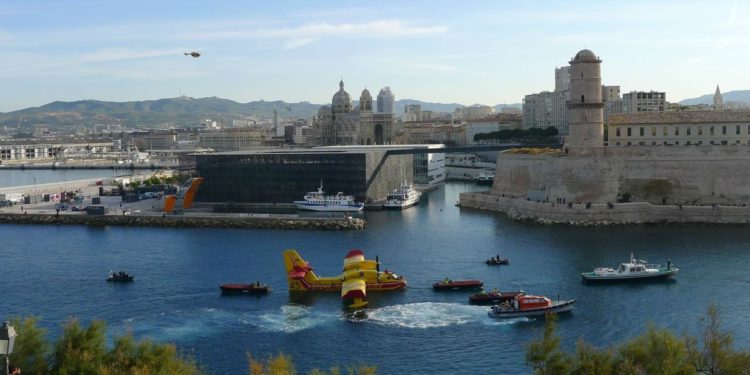 Canadair européens : Gérald Darmanin approuve l’idée de Renaud Muselier