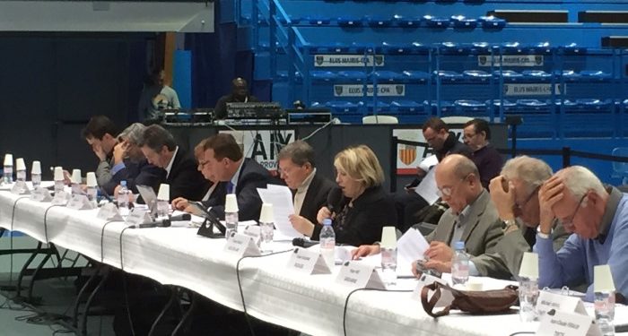 Réunion du conseil de l’ex-Communauté du pays d’Aix pour marquer son opposition à la métropole