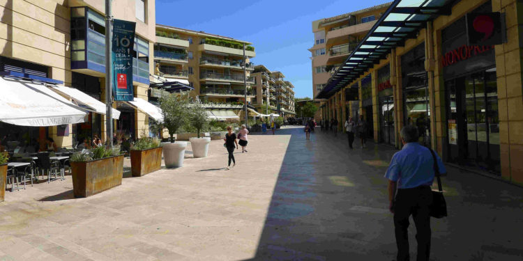 Les allées provençales à Aix (Crédit Archives Gomet')