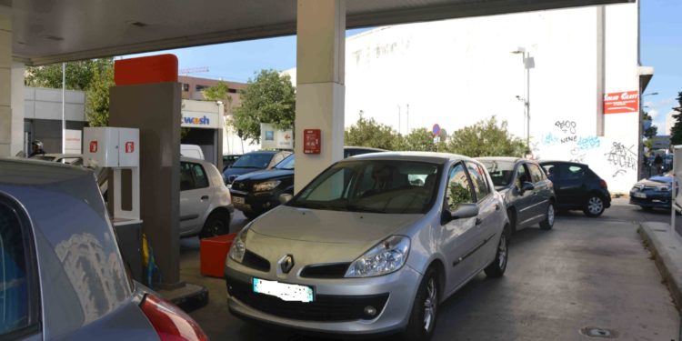 Situation des stations-service dans les Bouches-du-Rhône : la préfecture rassure