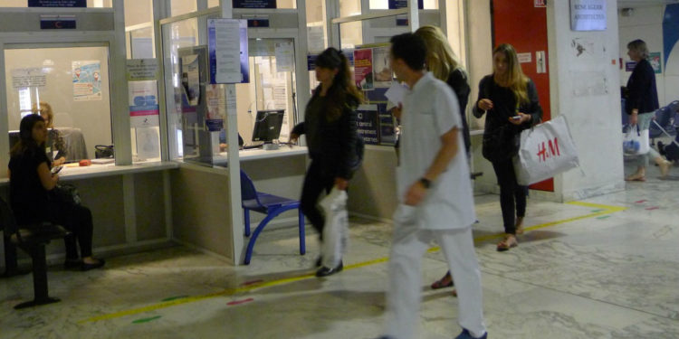 hall accueil hôpital