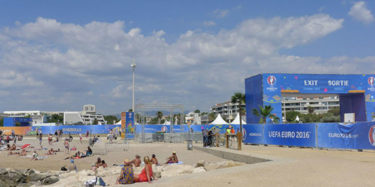 fan zone plage