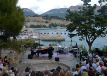 scene camargo cassis ciné plein air