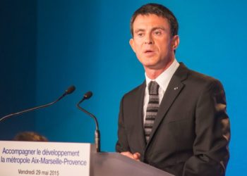 Une militante socialiste porte plainte contre Valls et le PS