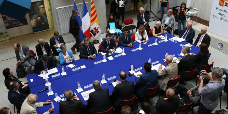 En 2016, Christian Estrosi, président de la Région avec les présidents des 10 pôles de compétitivité de la région. Crédit photo: Pierre Ciot