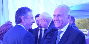 A gauche, Giancarlo Fagiano, président d'Emyg, avec Jean-Claude Gaudin et le maire de Carnoux-en-Provence Jean-Pierre Giorgi