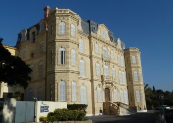 Villa Valmer : belle bastide XIXème vue mer à louer pour hôtelier de standing ambitieux