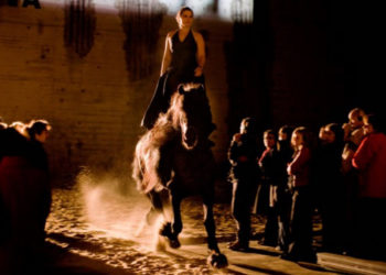Entre ville et nature, le Théâtre du Centaure a trouvé sa place