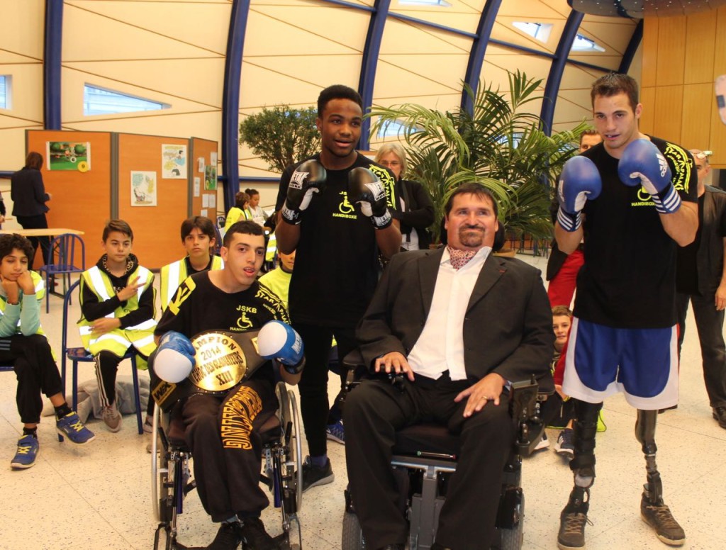 Le préfet Jean-Christophe Parisot de Bayard parmi les champions d'handi-boxe de Marseille