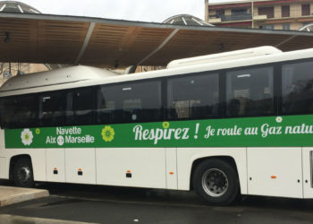 Mieux respirer et circuler : un car au gaz naturel à l’essai sur la liaison Aix-Marseille