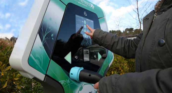 Istres lance Emouv’, son réseau de bornes de rechargement pour les véhicules électriques