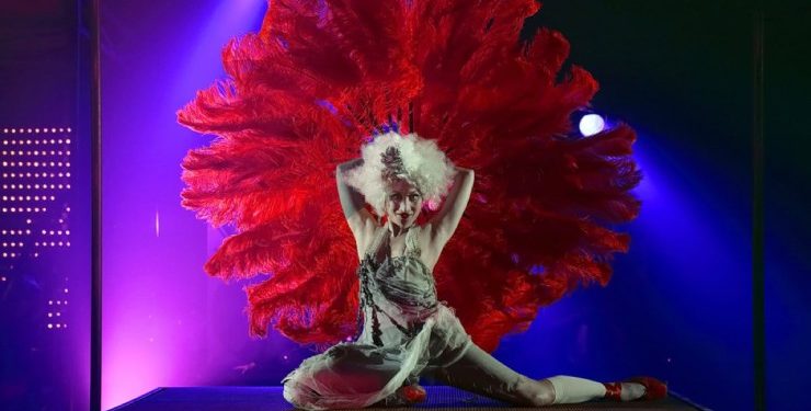 Entre funambules et cabaret, la Biennale des arts du cirque poursuit sa diffusion