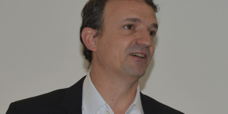 Conférence sur l'économie circulaire animée par François-Michel Lambert au salon Antigaspi