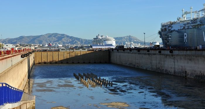 La forme 10 à nouveau opérationnelle sur le port