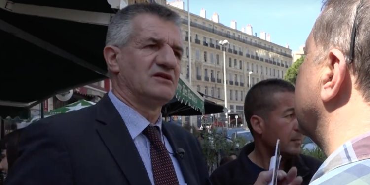 Jean Lassalle demande de l’aide à Marseille, la « capitale du bonheur »