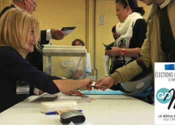 Dupont-Aignan ne se "dérobera" pas, Poutou "reprend la rue"