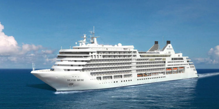 Deux navires d'exception en approche inaugurale à Marseille