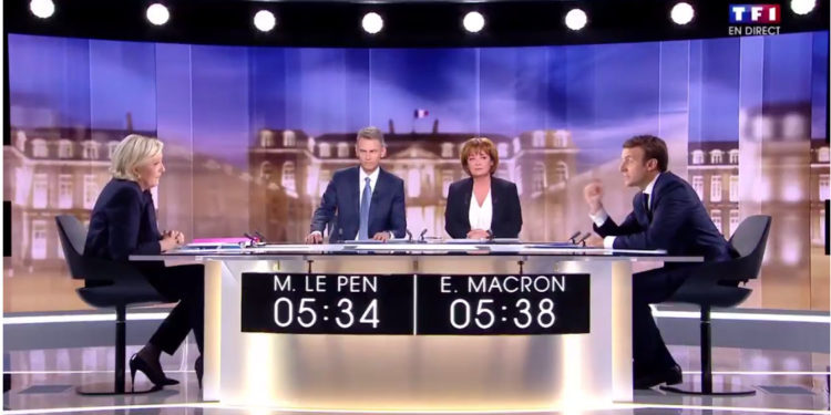 Emmanuel Macron présidentiel, face aux invectives et au flou de Marine Le Pen