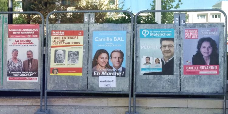 Participation en baisse à midi et affichage sauvage