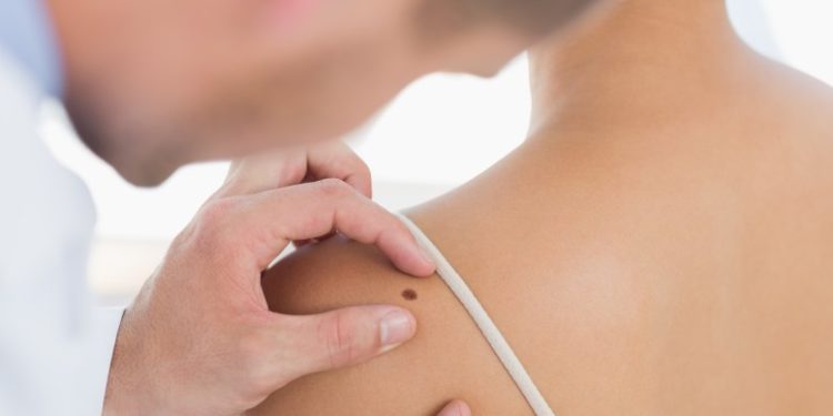 Découvertes sur le mélanome, pollution à l’école, réalité virtuelle et tabagisme