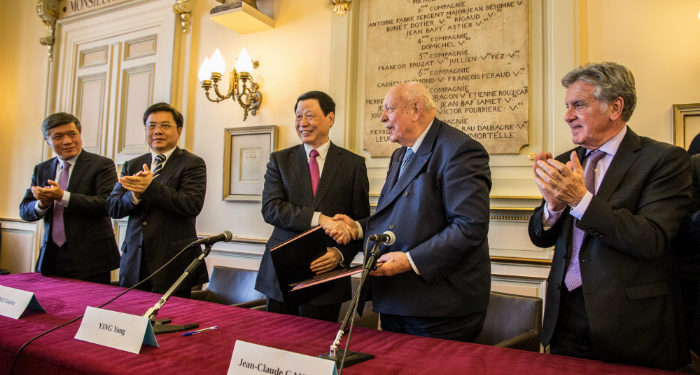 Opération séduction pour attirer le groupe chinois Quechen Silicon Chemical sur le territoire métropolitain