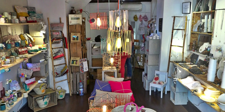 Une quinzaine de créateurs locaux exposent dans la boutique éphémère du Collectif les Coquettes.