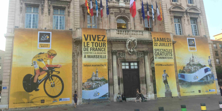 Marseille se pare des couleurs du Tour de France