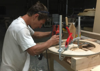 Les Compagnons du Devoir et du Tour de France présentent leur vélo innovant