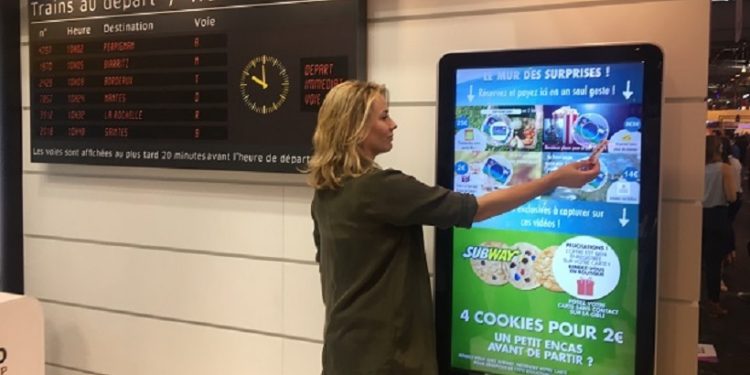 Mediatransports et Think&Go installent les premiers écrans connectés serviciels