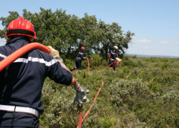 Plus de 100 hectares incendiés à Peynier ; population évacuée à Carro