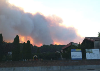 L'incendie depuis le centre d'Eguilles