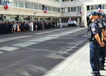 Le nouveau préfet de police Olivier de Mazières prend ses fonctions