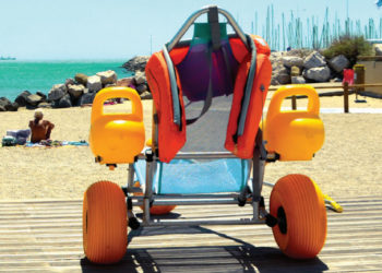 Fos-sur-Mer se dote d'un tapis de plage à destination des handicapés