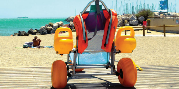 Fos-sur-Mer se dote d'un tapis de plage à destination des handicapés