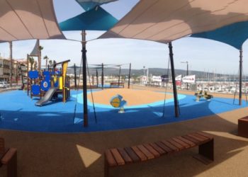 À l’ombre des voiles d’Aude Cayatte