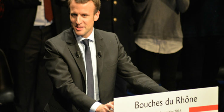 Emmanuel Macron lors de son 1er meeting en tant que candidat à la pr