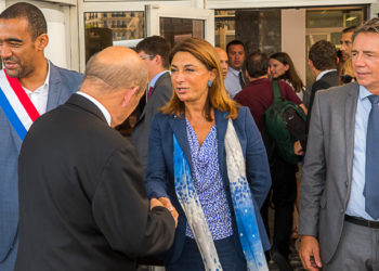 Martine Vassal jeudi 24 août 2017 accueille le ministre des Affaires étrangères Jean-Yves Le Drian au siège du port, place de la Joliette à Marseille (Photo JY Delattre')