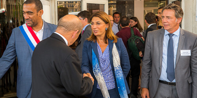 Martine Vassal jeudi 24 août 2017 accueille le ministre des Affaires étrangères Jean-Yves Le Drian au siège du port, place de la Joliette à Marseille (Photo JY Delattre')