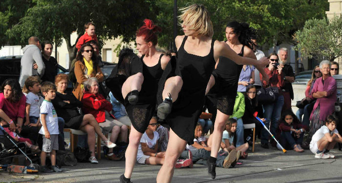 Ça danse sur les campus et dans les lycées !
