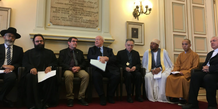 Attaque de Marseille : Jean-Claude Gaudin : « Nous ne baisserons pas la tête face à la barbarie »