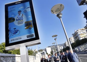 Nice installe des mobiliers urbains nouvelle génération