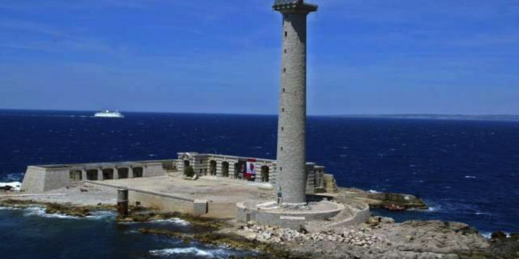 Le phare du Planier nettoyé de ses déchets