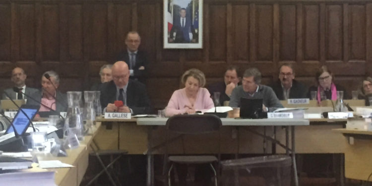 Aix adopte un budget de crédits d’investissement d’urgence